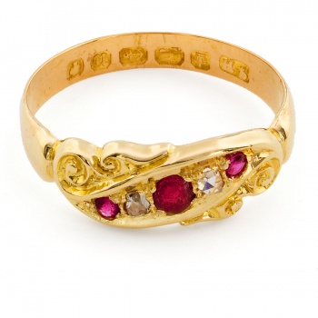 18ct gold Ruby / Diamond 5 stone Ring size M